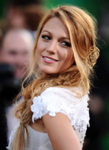 ブレイクライブリー 髪型 画像