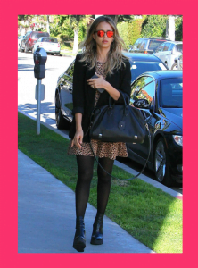 ジェシカアルバファッション夏